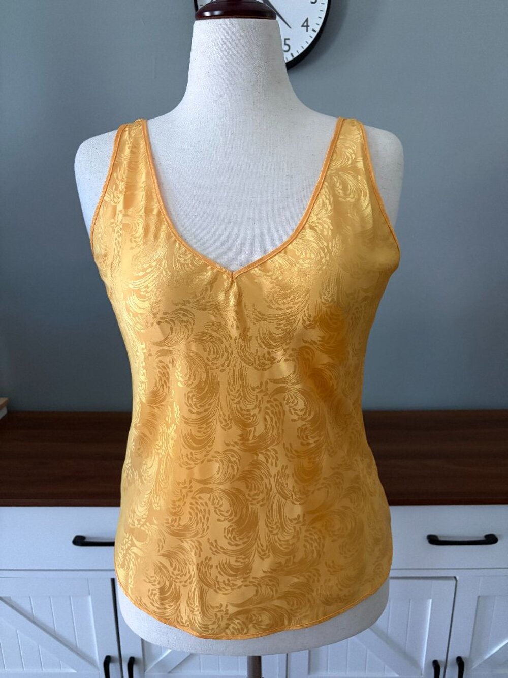 Partners Brand Yellow Flower Jacquard Camisole V-Neck Top Size Medium